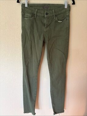 MOTHER Olive Looker Ankle Fray Size 25